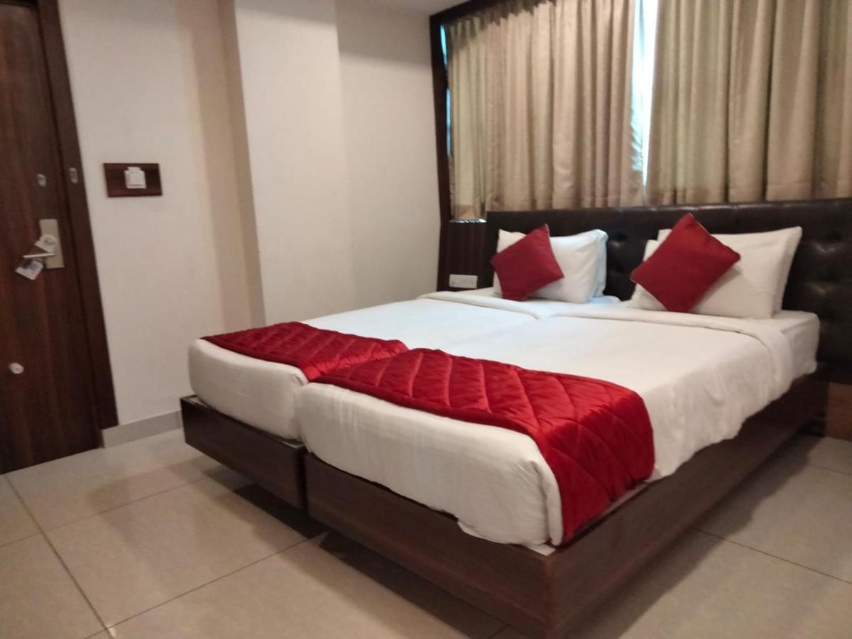 Yelahanka Hotel Golden Amulya Rest Wings מראה חיצוני תמונה