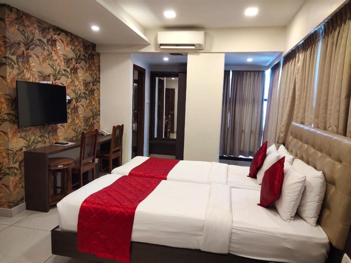 Yelahanka Hotel Golden Amulya Rest Wings מראה חיצוני תמונה